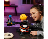 LEGO Technic 42179 Planeta Ziemia i Księżyc na orbicie - 1220588 - zdjęcie 12